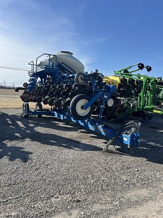 Image of Kinze 3600 equipment image 4