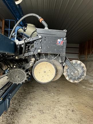 Image of Kinze 3600 equipment image 4