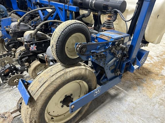 Image of Kinze 3600 equipment image 4