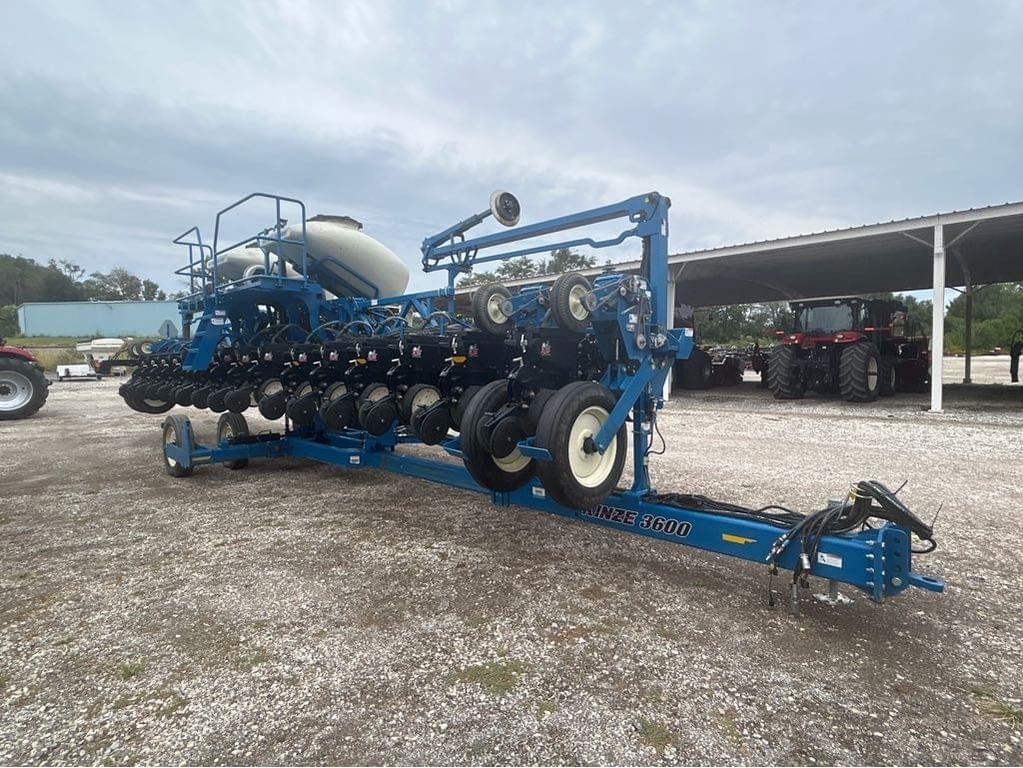 Image of Kinze 3600 Primary image