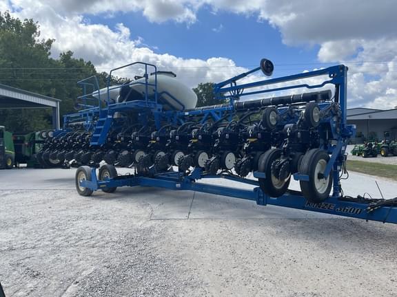 Image of Kinze 3600 equipment image 2