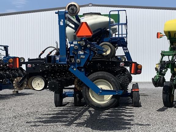 Image of Kinze 3600 equipment image 4