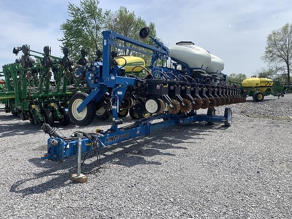 Image of Kinze 3600 equipment image 1