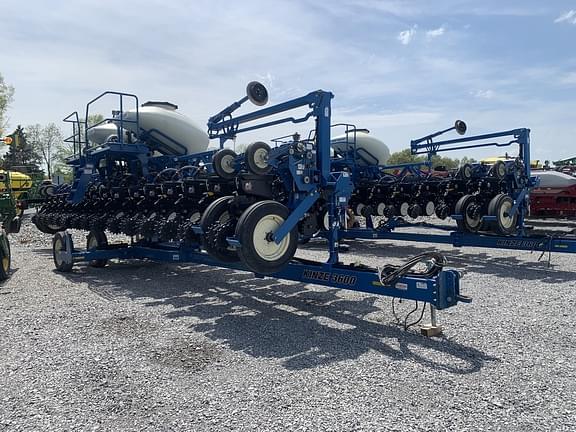 Image of Kinze 3600 equipment image 1