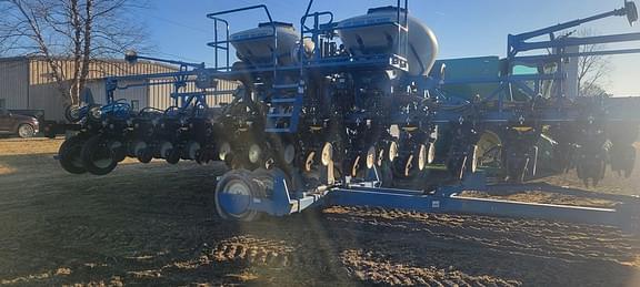 Image of Kinze 3600 equipment image 4