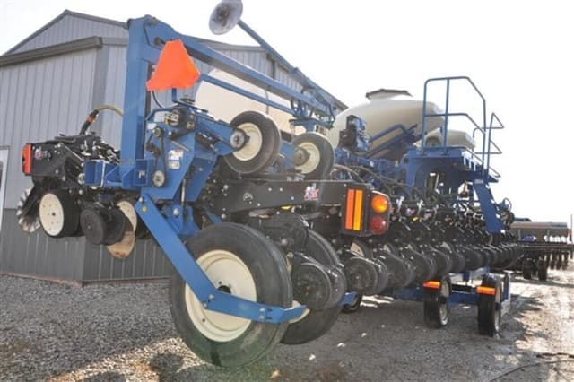 Image of Kinze 3600ASD equipment image 4