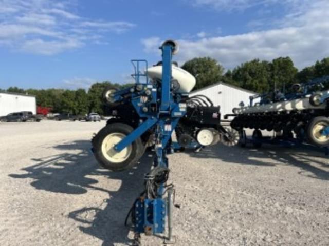 Image of Kinze 3600 equipment image 3