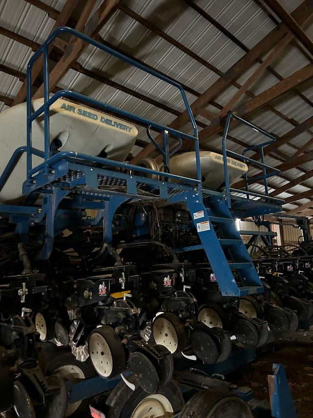 Image of Kinze 3600 equipment image 1