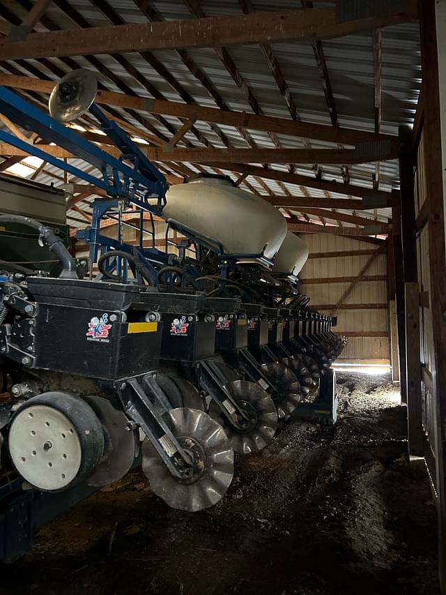 Image of Kinze 3600 equipment image 4