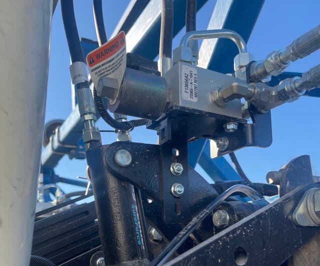 Image of Kinze 3600 equipment image 2