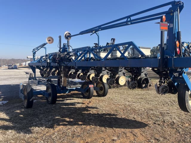 Image of Kinze 3600 equipment image 4