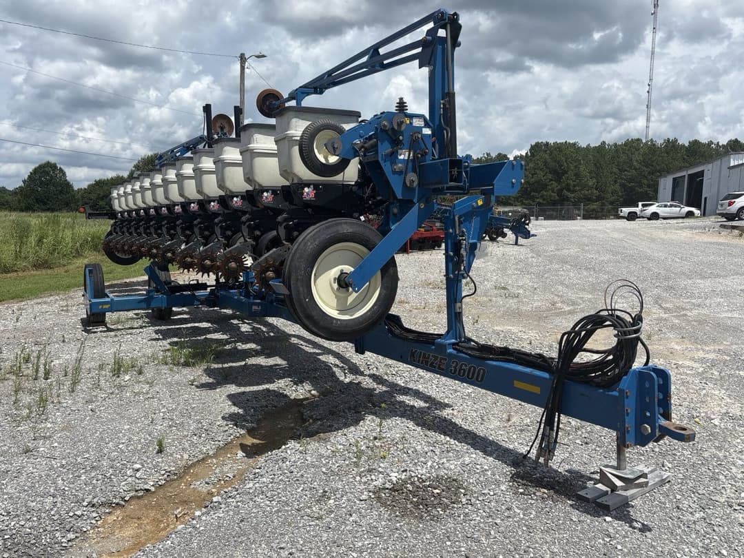 Image of Kinze 3600 Primary image