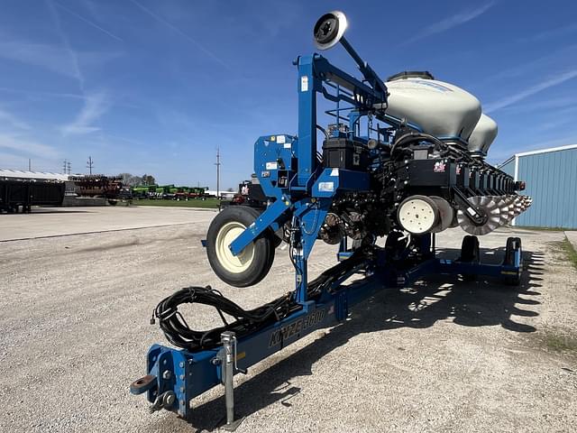 Image of Kinze 3600ASD equipment image 1