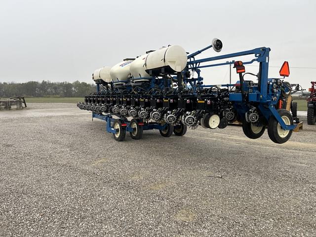 Image of Kinze 3600ASD equipment image 4