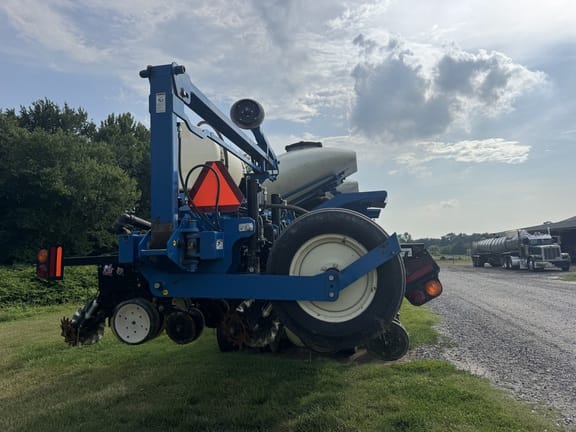 2014 Kinze 3660 Equipment Image0