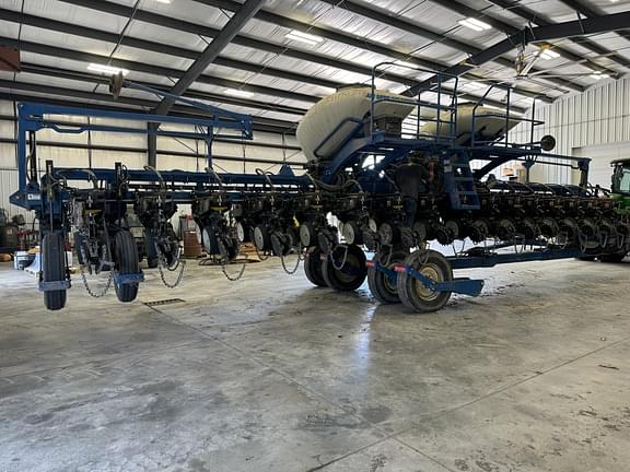 Image of Kinze 3660 equipment image 4