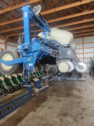 2014 Kinze 3660 Equipment Image0