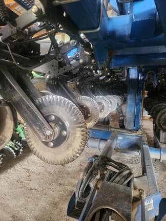 Image of Kinze 3660 equipment image 4