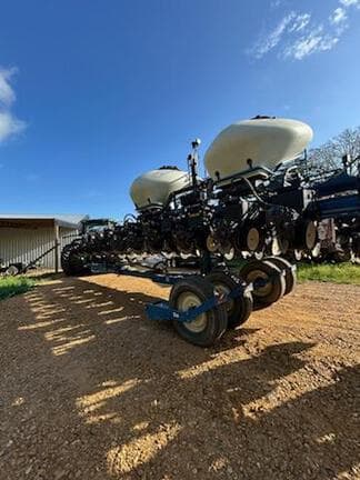 Image of Kinze 3660 equipment image 3