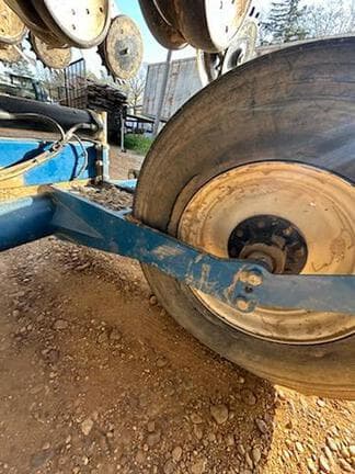 Image of Kinze 3660 equipment image 4