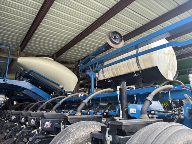 Image of Kinze 3660ASD equipment image 4