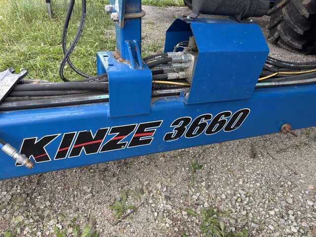 Image of Kinze 3660ASD equipment image 1