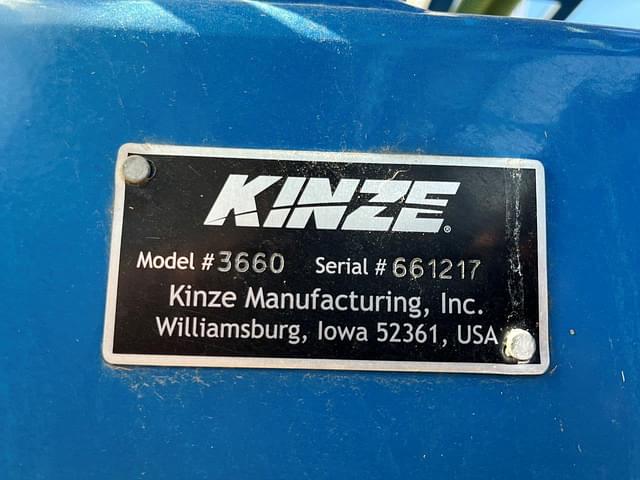 Image of Kinze 3660 equipment image 1