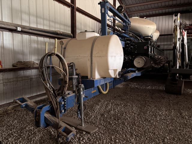 Image of Kinze 3660ASD equipment image 3