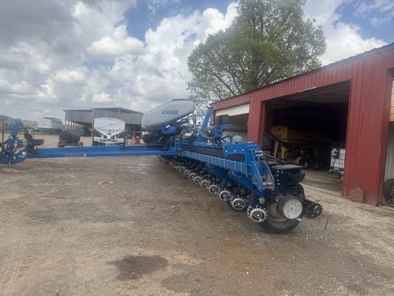 Image of Kinze 4900 equipment image 2
