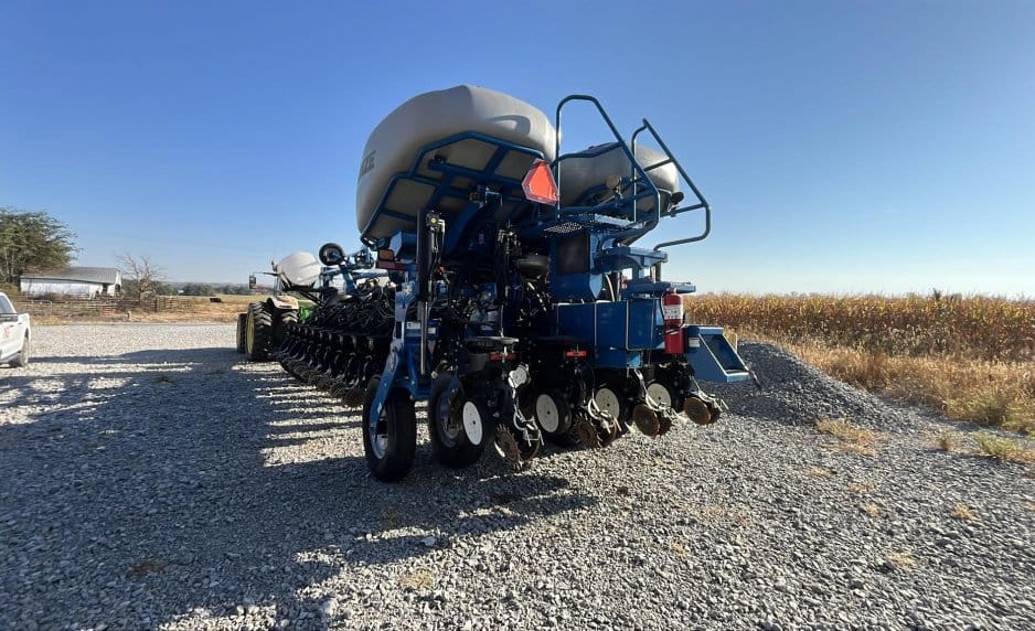 2014 Kinze 4900 Equipment Image0