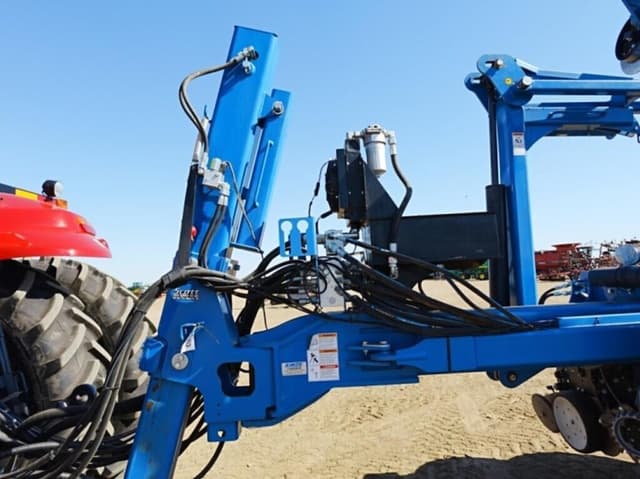 Image of Kinze 4900 equipment image 4