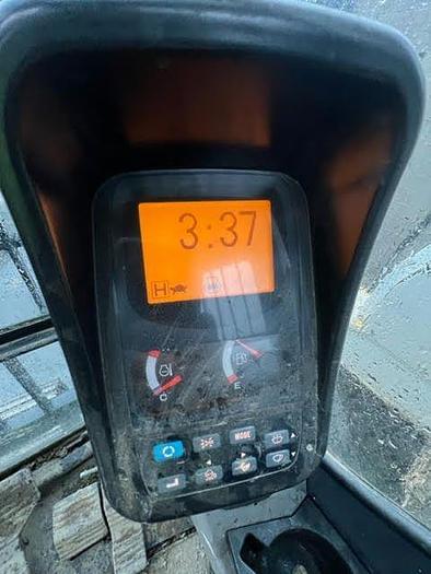 Image of Kobelco SK215SR equipment image 4