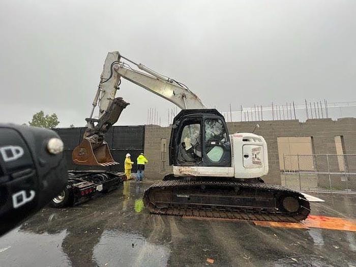 2014 Kobelco SK215SR Equipment Image0