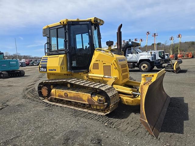 Image of Komatsu D39EX-23 equipment image 4