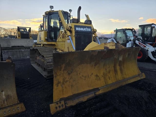 Image of Komatsu D65WX-17 equipment image 2