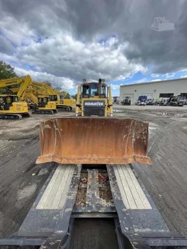 Image of Komatsu D65WX-17 equipment image 2