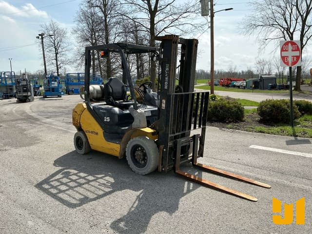 Image of Komatsu FG25T-16 equipment image 2