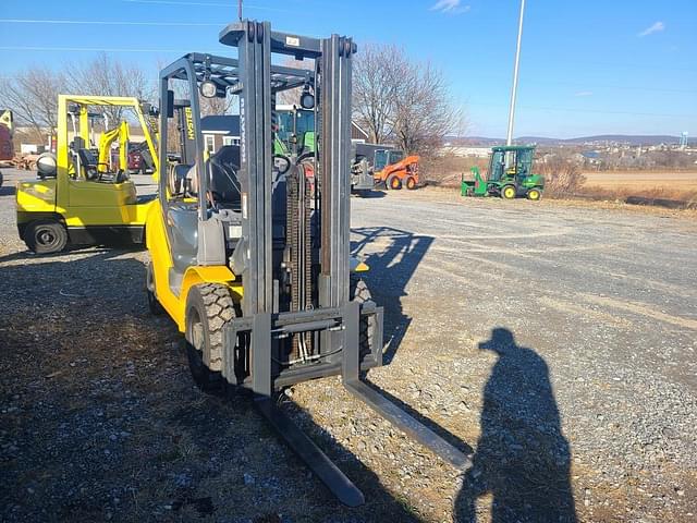 Image of Komatsu FG25T-16 equipment image 1