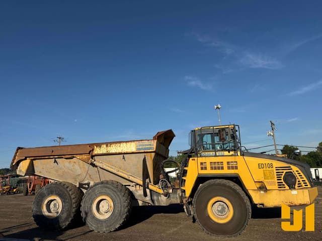 Image of Komatsu HM400-3 equipment image 3