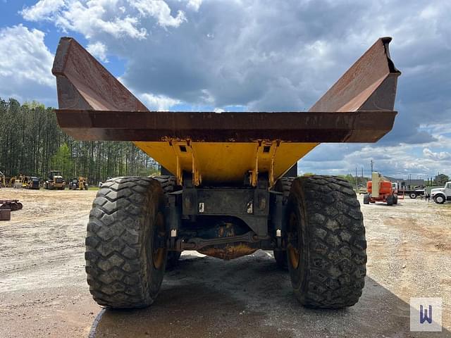 Image of Komatsu HM400-3 equipment image 4