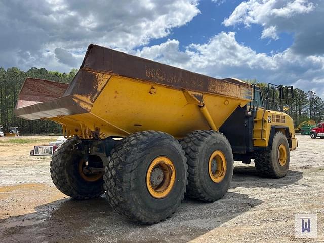 Image of Komatsu HM400-3 equipment image 3