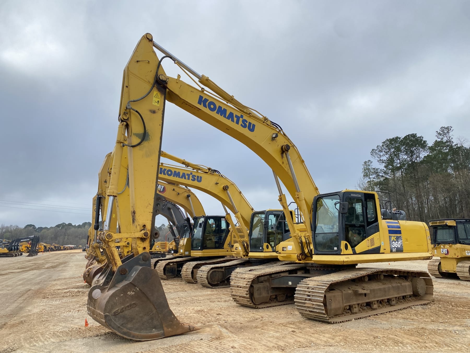 2014 Komatsu PC360LC-10 Equipment Image0