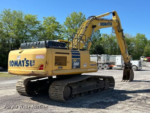 Image of Komatsu PC360LC-10 equipment image 4