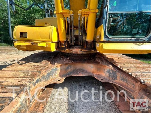 Image of Komatsu PC490LC-11 equipment image 2
