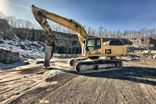 Image of Komatsu PC490LC-10 equipment image 4