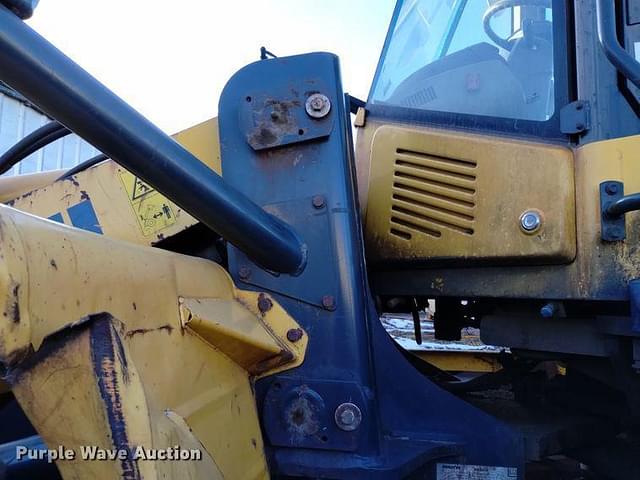 Image of Komatsu WA380-7 equipment image 4