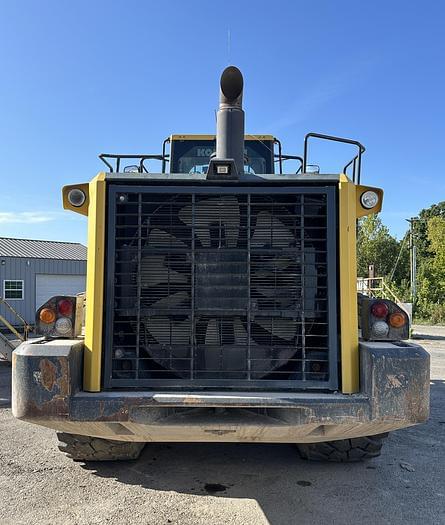 Image of Komatsu WA500-7 equipment image 2