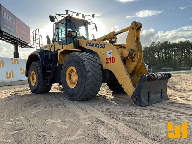 Image of Komatsu WA500-7 equipment image 2