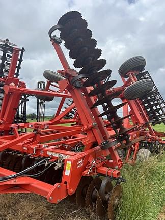 Image of Kuhn Krause Excelerator 8000 equipment image 4