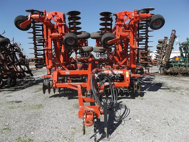 Image of Kuhn Krause Excelerator 8000 equipment image 1